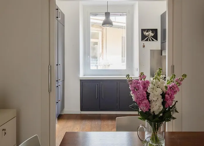 2 Bedrooms Flat Near Via Veneto 아파트 *