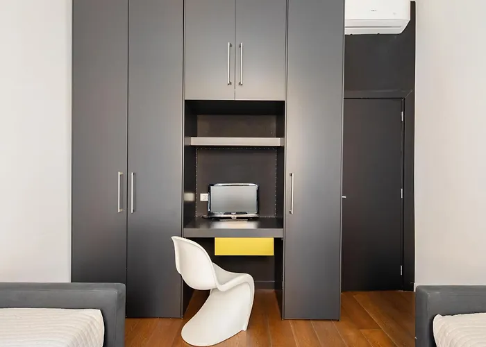2 Bedrooms Flat Near Via Veneto 아파트 *